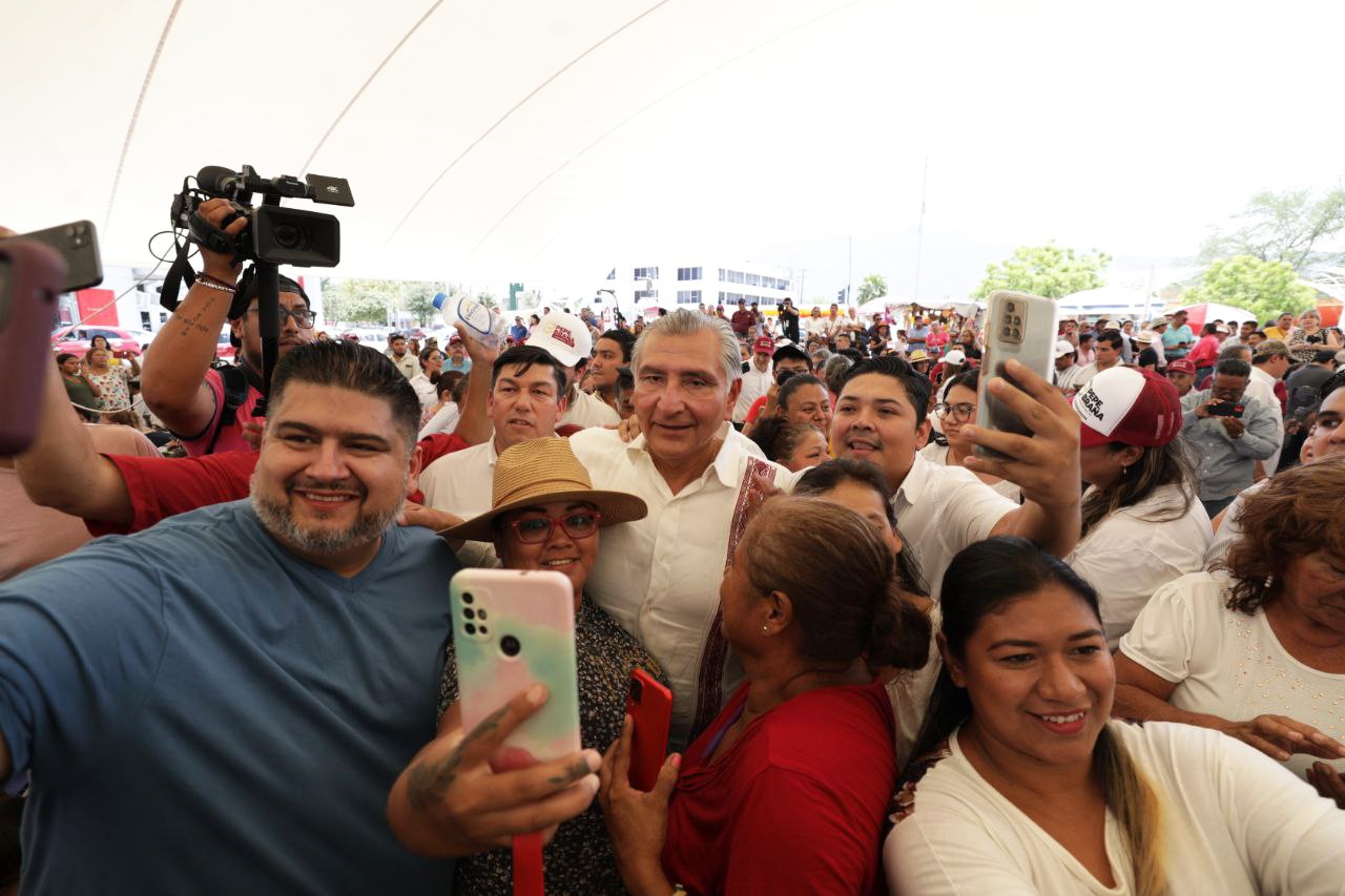 Advierte Adán Augusto López Hernández que no se tiene derecho a fallarle a los mexicanos, porque nadie es más poderoso que el pueblo