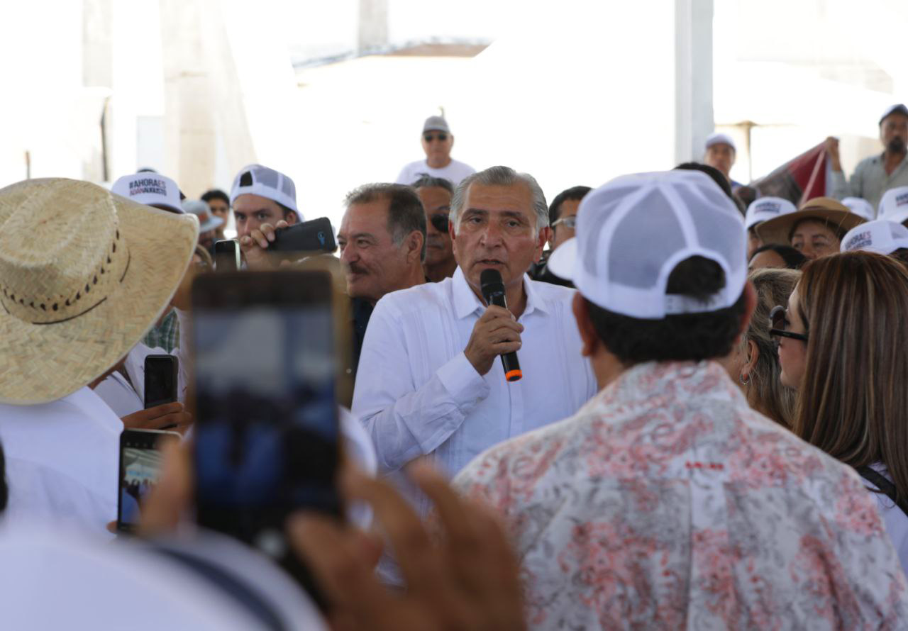 Sólo el presidente Andrés Manuel López Obrador, desde el general Lázaro Cárdenas, se ha ocupado por atender a los más desprotegidos, refiere Adán Augusto López Hernández