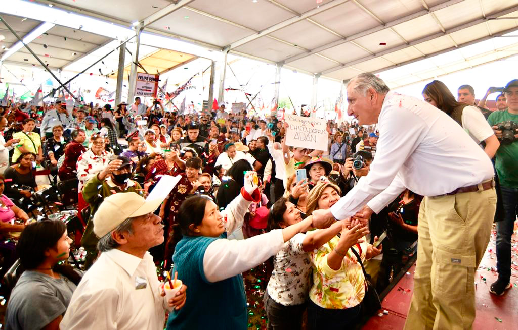Ante más de 15 mil hombres, mujeres y adultos mayores y jóvenes, Adán Augusto López Hernández ofrece “convertir la esperanza en una hermosa realidad”