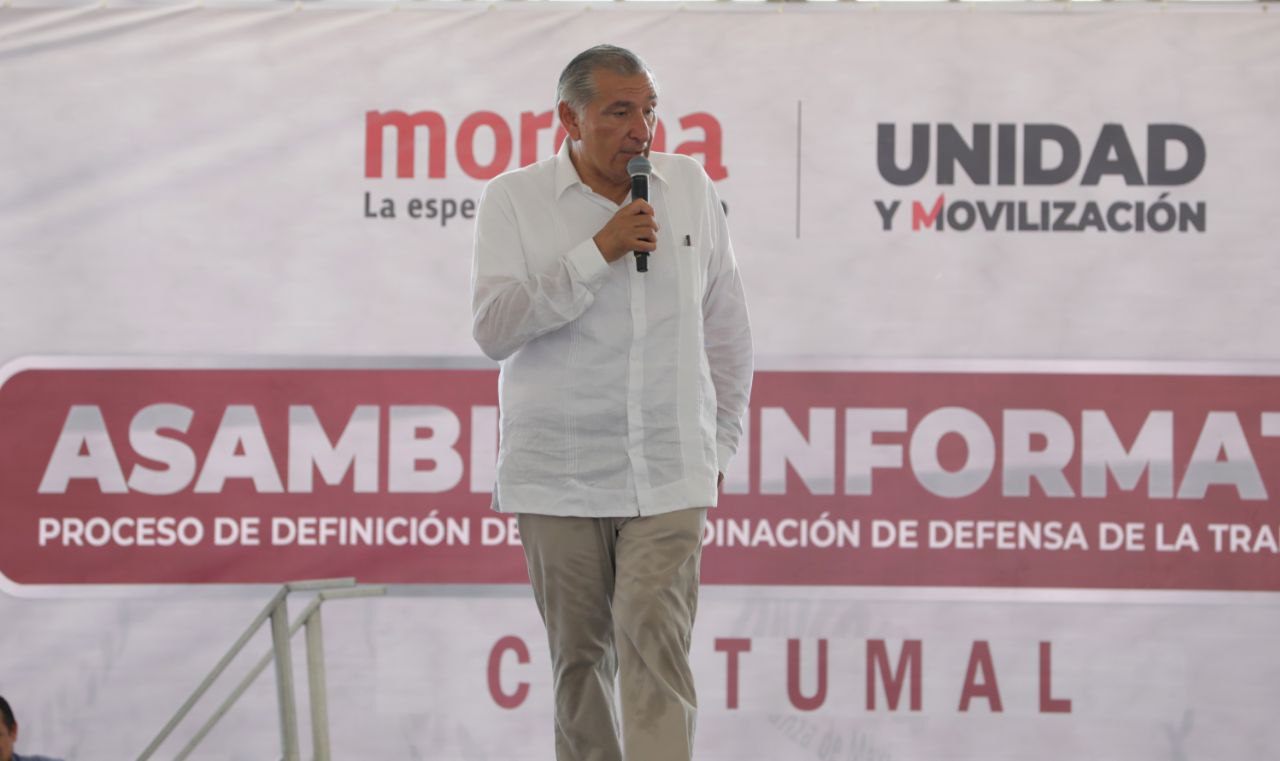 Hay muchos intereses y hay quienes no quisieran que la zona sur del estado salga adelante. Esto dijo Adán Augusto en Chetumal.