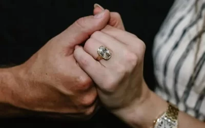 El anillo de compromiso de Taylor Swift: un antiguo diamante diseñado por Travis Kelce