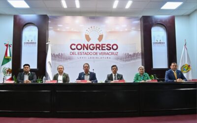 Recibe el Congreso a personas adultas mayores en conversatorio