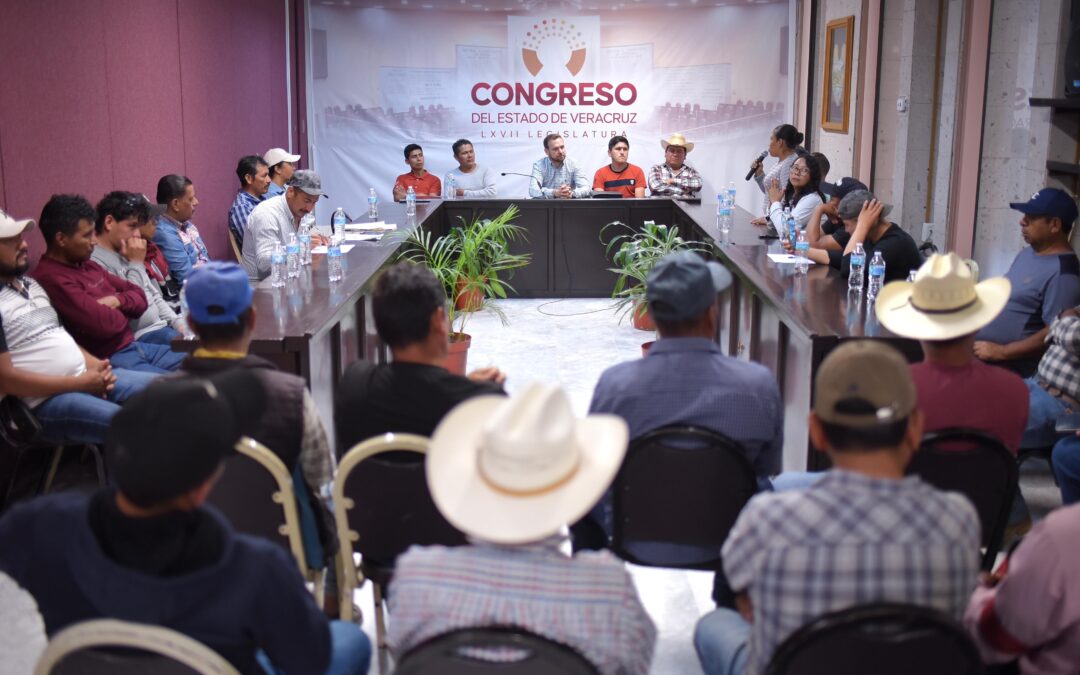 Atiende Paul Martínez Marie a habitantes de Altotonga