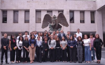 Recibe diputado Esteban Bautista a estudiantes de Derecho de la Universidad de Oriente