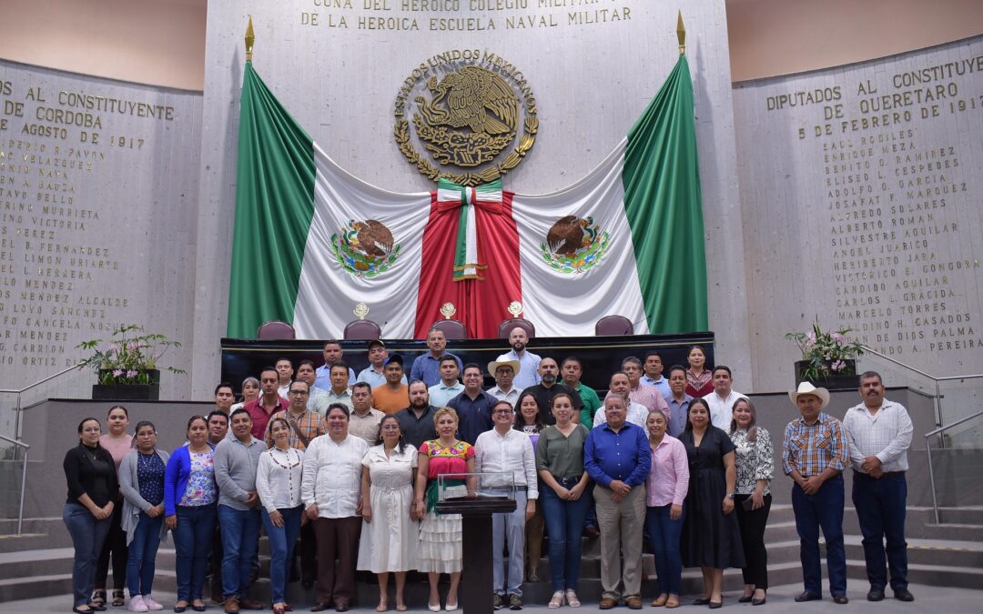 Capacitan a munícipes de la región de Papantla en materia de entrega-recepción