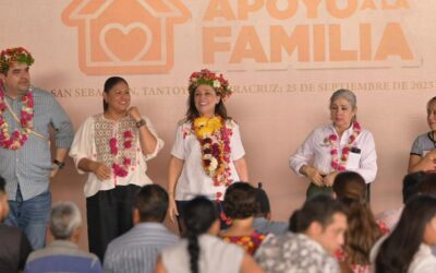 Gobernadora Rocío Nahle entrega 593 apoyos a familias del norte de Veracruz