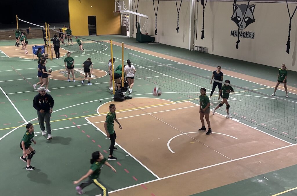 Jugarán “Torneo Rosa, con causa” en el Colegio Las Hayas