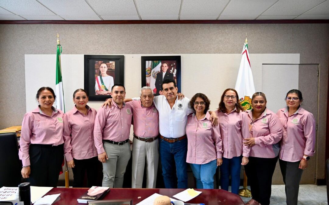 Logra diputado Esteban Bautista seguridad social para trabajadores del estado