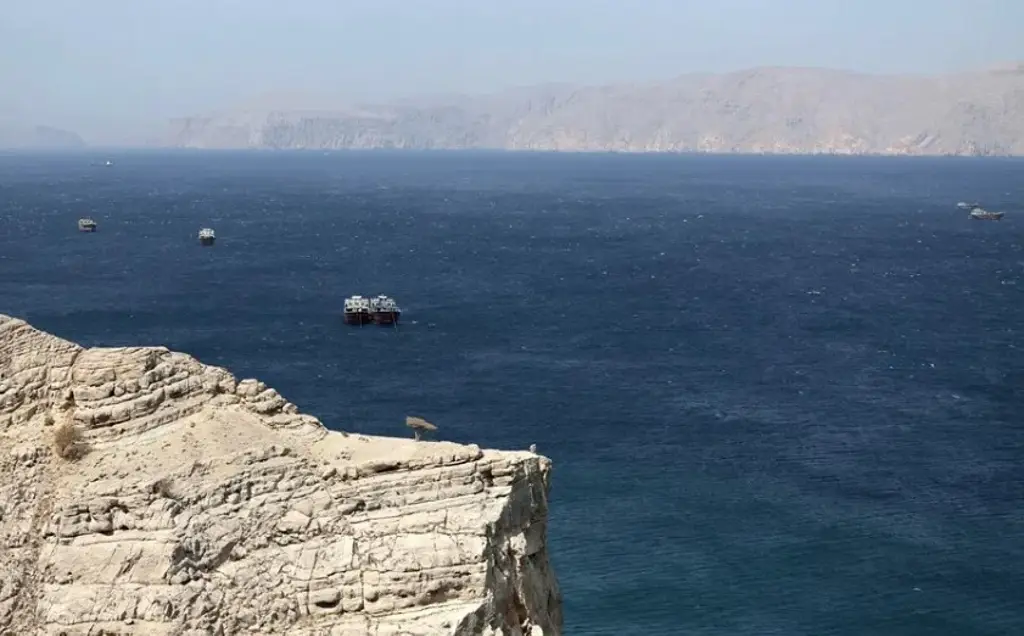 Londres confirma que EU usa bases británicas para neutralizar ataques iraníes en Hormuz