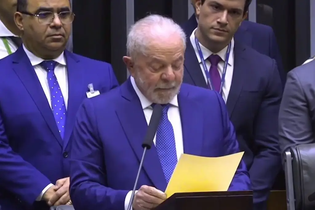 Bolsa de Brasil se desploma 17% y el real cae tras reelección de Lula